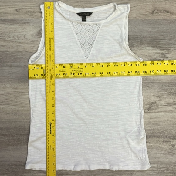 Banana Republic White Lightweight Sleeveless Tank Top with Lace Detail Size XS - Picture 13 of 15
